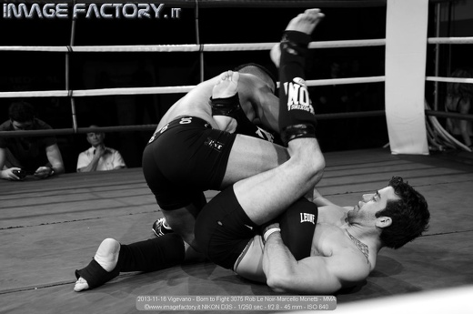 2013-11-16 Vigevano - Born to Fight 3075 Rob Le Noir-Marcello Monetti - MMA